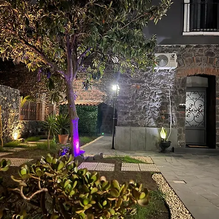 Il Casale Del 900 Κατάνια